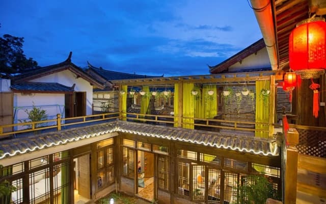 Huaqian Yuexia Inn Lijiang