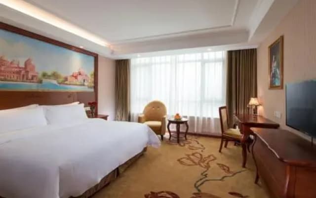 Vienna Hotel Puning South Huancheng Road High Speed Train Station