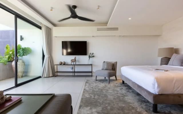Muscat 3-bedroom Villa With Beach Access