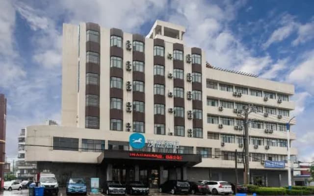HanTing Hotel (Zhijiang Yanjiang Avenue)