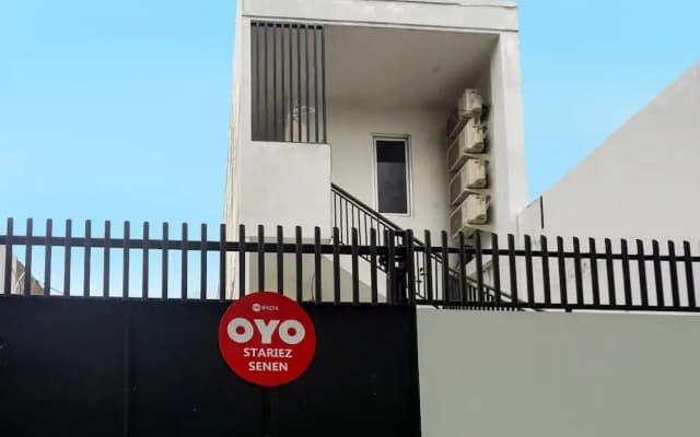 Super OYO 91074 Stariez Senen Syariah