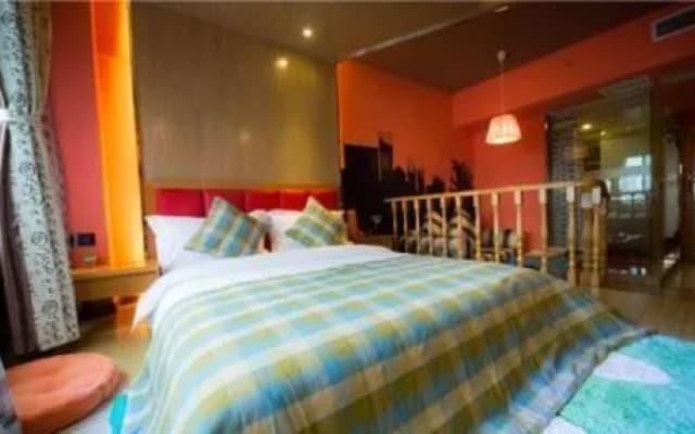Jindu Hotel (Xichang Moon Lake Park)