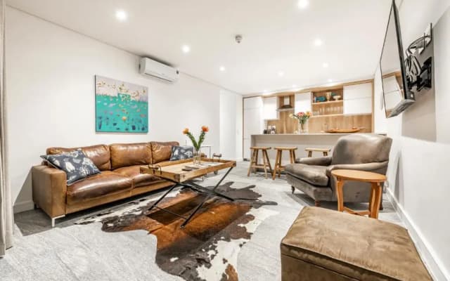 17 Marine - 2 Bedroom Garden Apt104