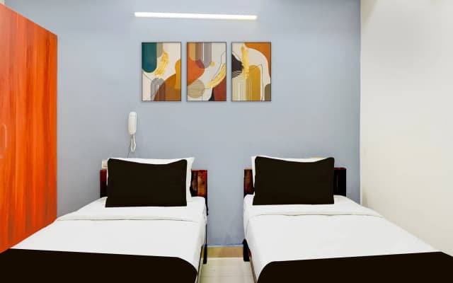 Super Collection O Khajaguda Hills Formerly Sri Balaji Luxury Rooms