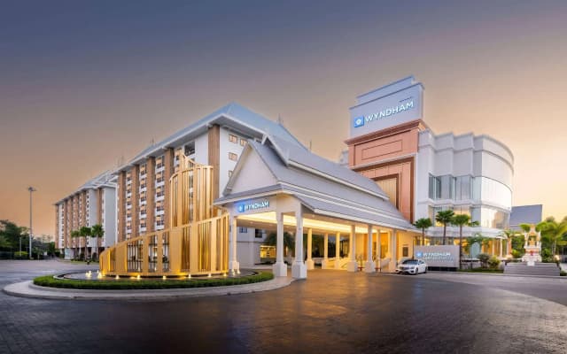 Отель Wyndham Jomtien Pattaya