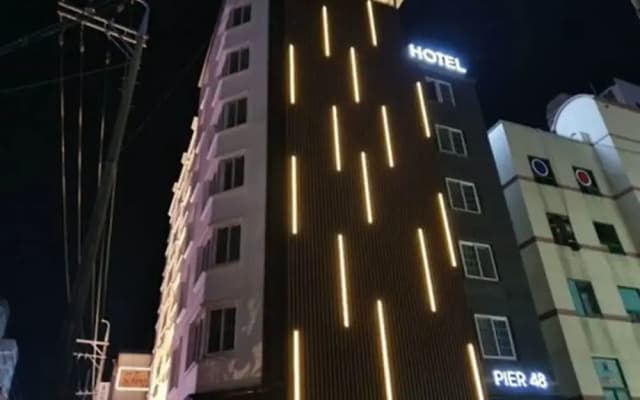 Hotel Pier 48