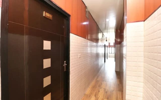 Hotel Golden Star by OYO Rooms