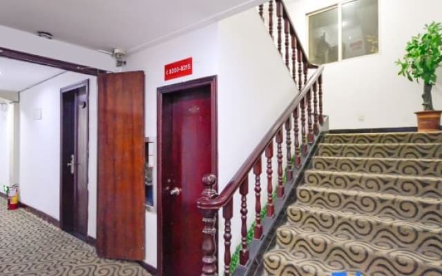 Golden Phoenix Business Hotel (Linhai Branch)