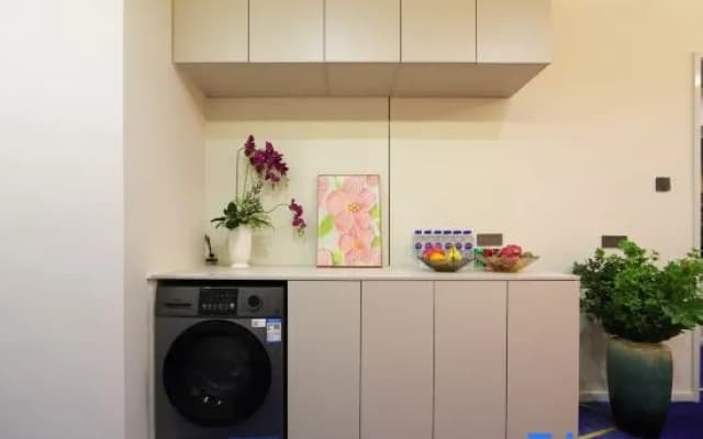 Yunduo · Designer Intelligent Cinema Homestay (Yanji Yanbian University West Market Branch)