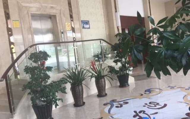 Yue Qing Feng He Hotel