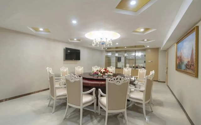 Vienna International Hotel (New Economic Development Zone store of Nanchang West Railway Station)