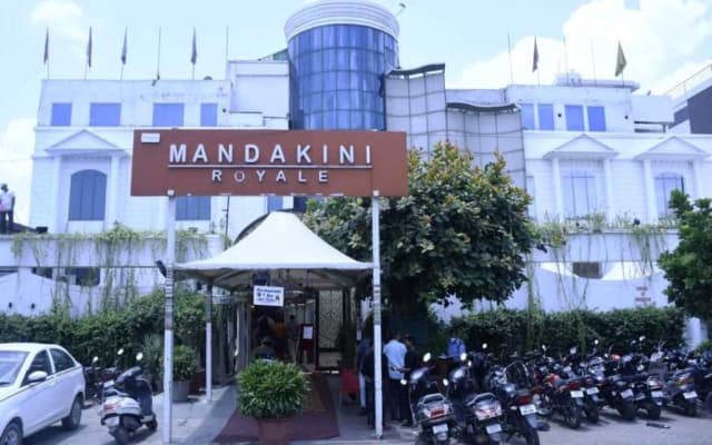 Goroomgo Mandakini Royale Kanpur