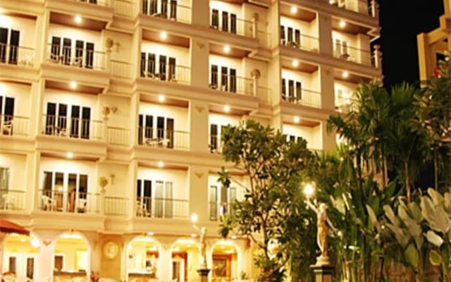Rita Resort and Residence