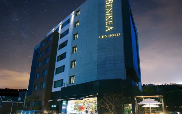 I-Jin Hotel