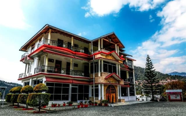 Goroomgo Sapphire Inn Bhimtal