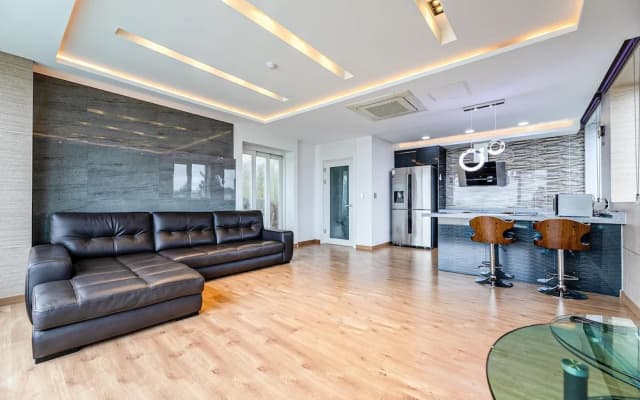 Alps Beach Contel