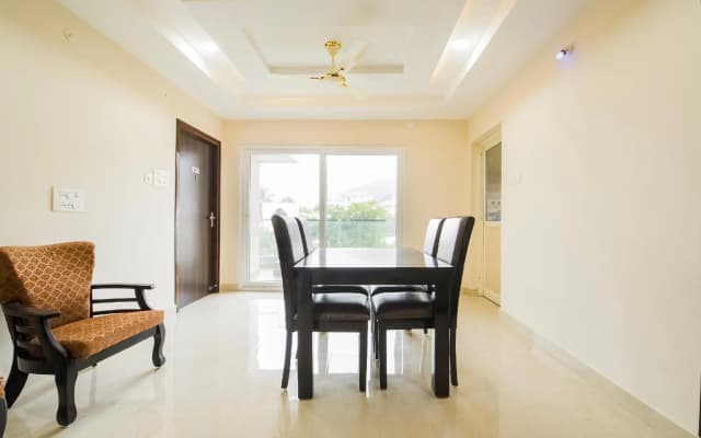 RR Towers by OYO Rooms