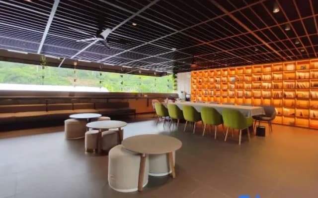 Youth Hotel