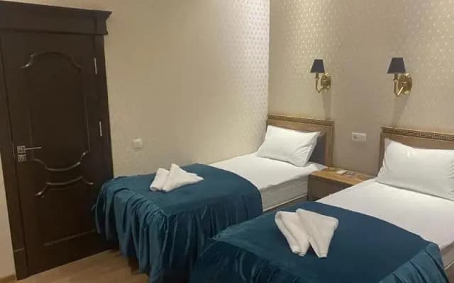 Anor Guest House (Анор)