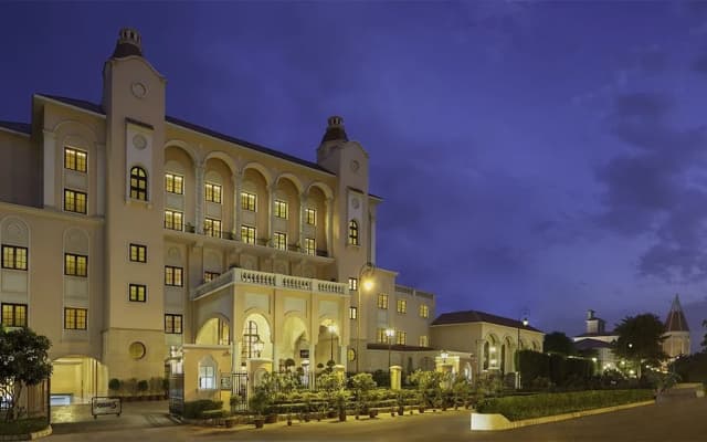 Dlf Club5
