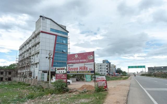 Hotel 7 Hills Inn