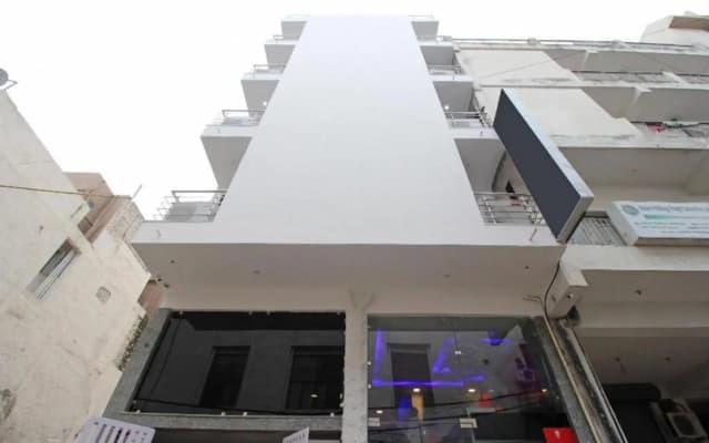 Fabexpress Tourist Palace