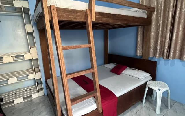 RedDoorz Hostel @ Monaliza Surf Resort
