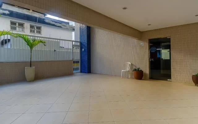 2 Quartos Varanda Piscina, 300 m praia Wi-Fi 200Mb