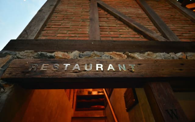 Le Charcoa Hotel