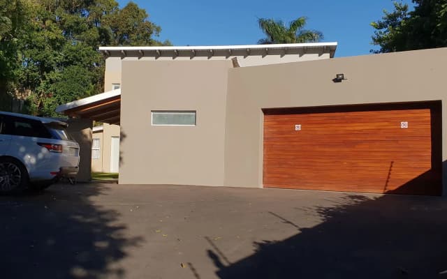 Umhlanga Lodge -No children