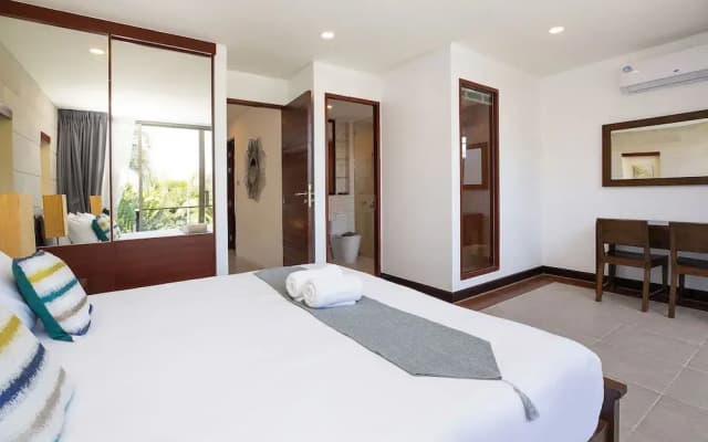 Stylish 3BR Pool Access Villa Argent 9