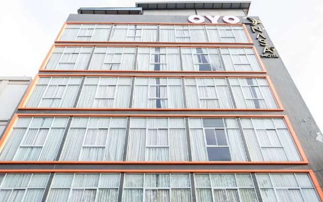 OYO 676 Nasa Hotel