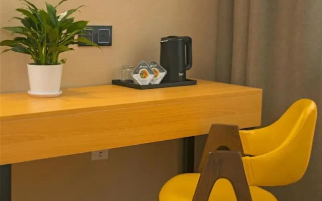 Chonpines Hotel·Rizhao Yingbing Road RT-Mart