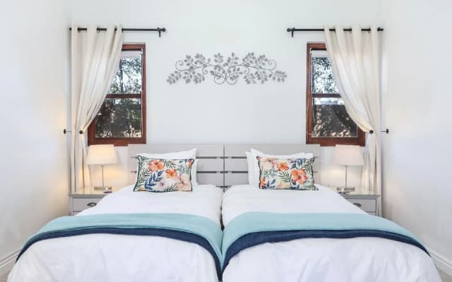 Sixteen Guest House on Main