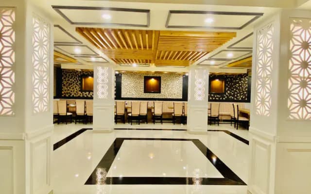 Hotel White House by AN HOTELS - walking distance from golden temple