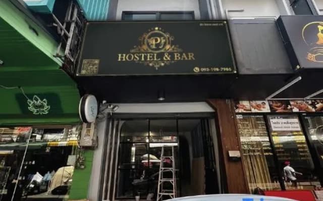 PJ Hostel & Bar