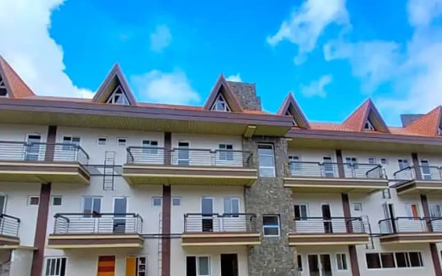 Elliannah Pines Hotel