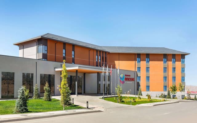 Отель Ramada Encore by Wyndham Zomin
