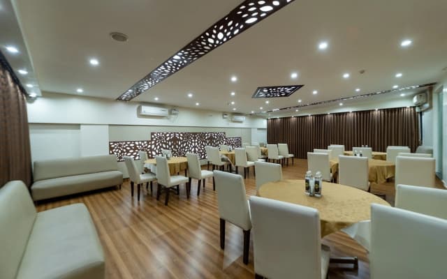 Tetrad Hotel - International Airport Road Hebbal