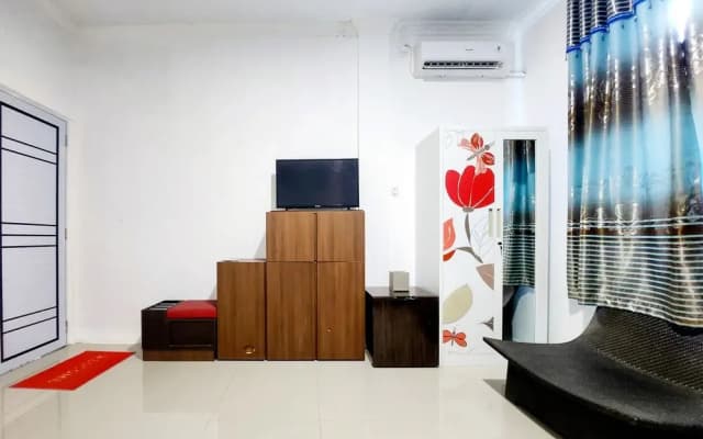RedDoorz @ Permata Hijau Batu Aji