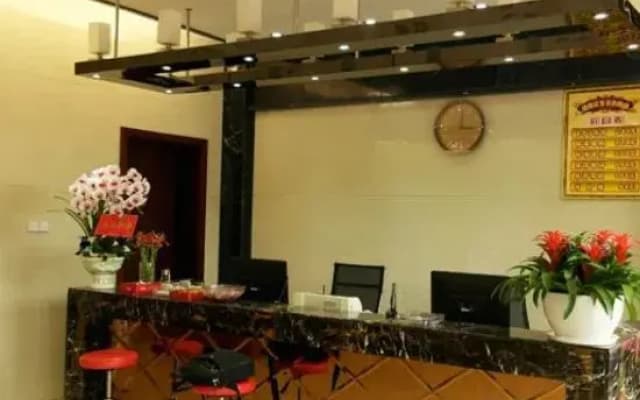 Huzhou yunmeng business hotel