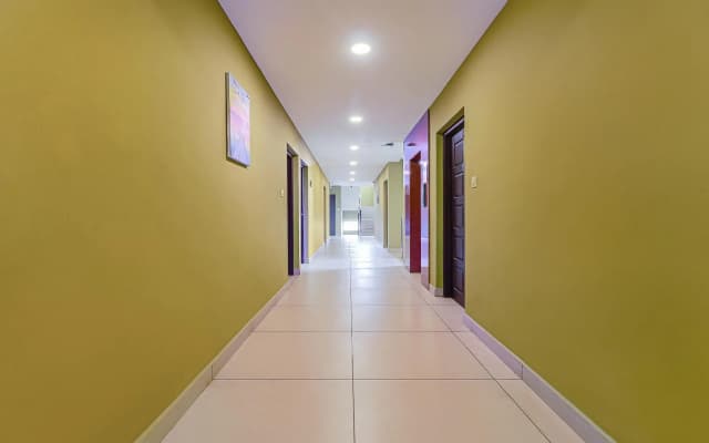Treebo Trend Oryx Homes