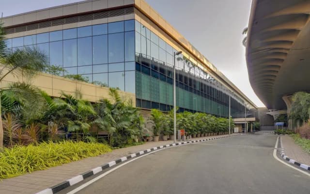 Niranta Transit Hotel Mumbai Airport - At Arrivals