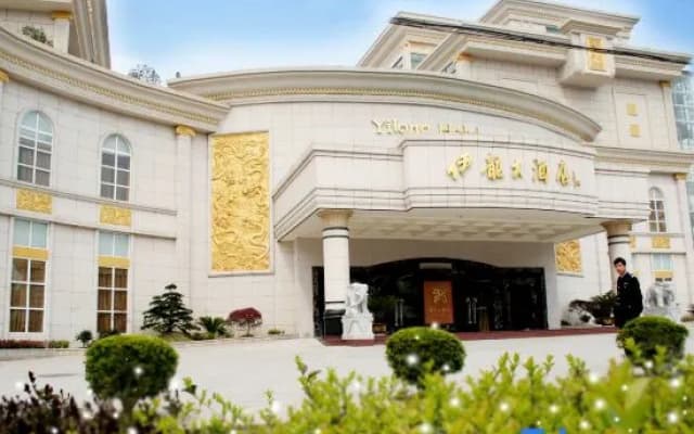 Yi Long Hotel