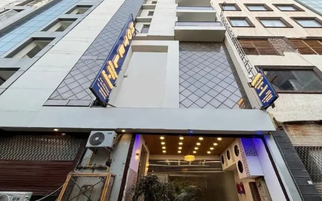 Hotel Emerald Suites & Banquet