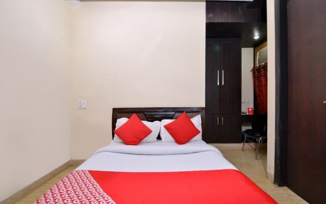 Hotel Lotus B&B By OYO Rooms