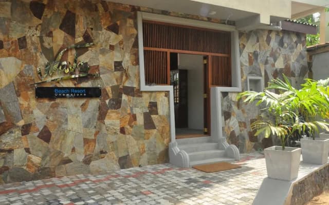 Wave Beach Resort