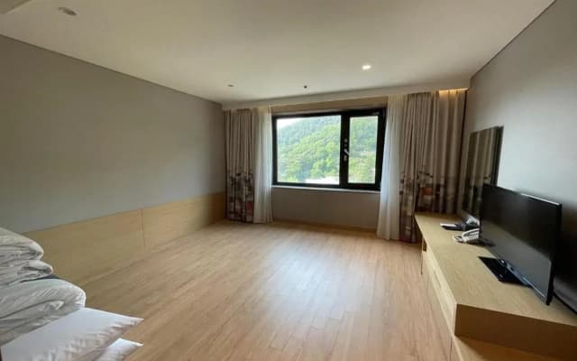 Mudeungpark Hotel