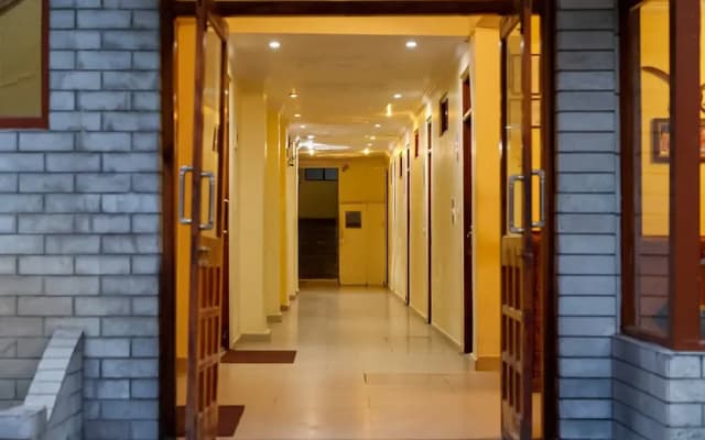 Hotel Neha Palace