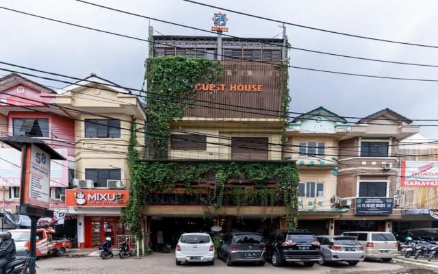 Urbanview Hotel 58 Bintaro by RedDoorz
